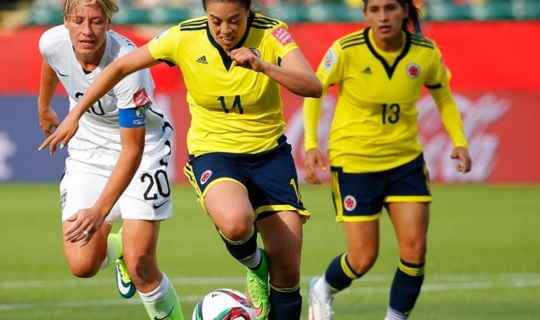 Las apuestas online impulsan el fútbol femenino en Colombia