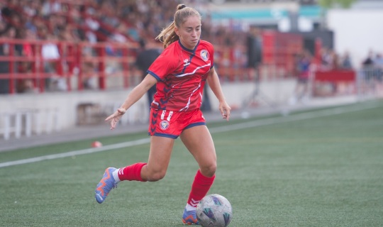 Elena Julve, la atleta que volvió a ser futbolista en el Levante Las Planas