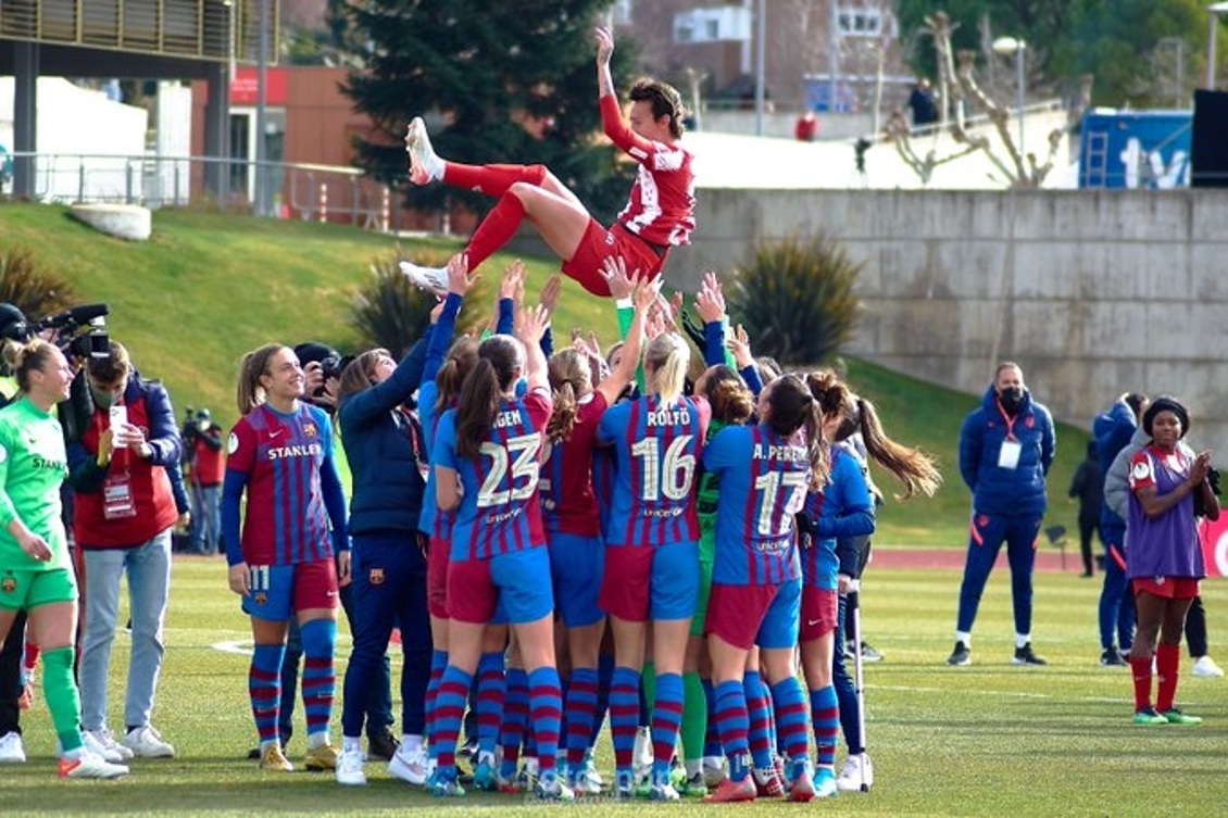 Las futbolistas salvaron la Supercopa del desastre