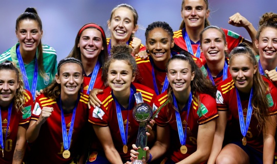 Una década (y generaciones) gloriosa bañada en oro de fútbol femenino