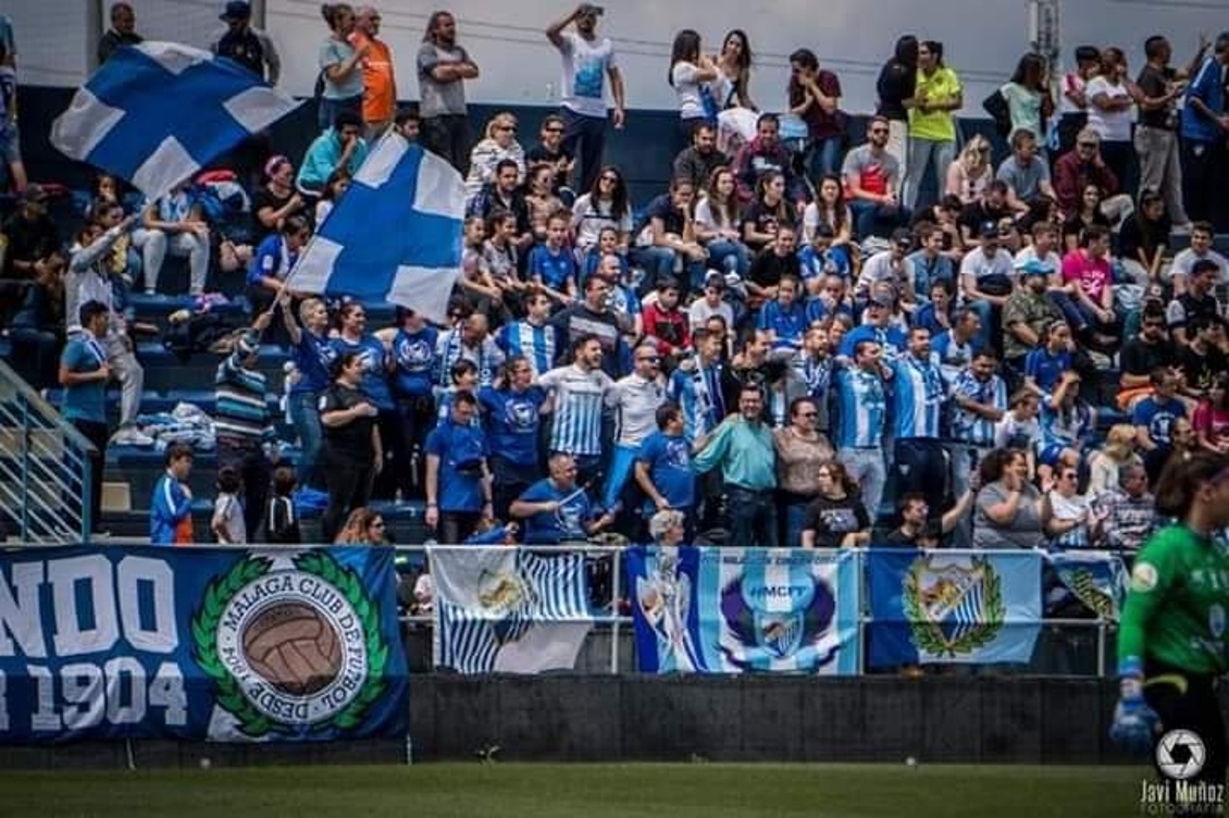 La ‘marea azul’ que sigue al Málaga