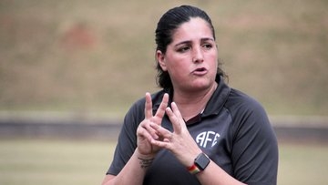 Lindsay Camila, la primera entrenadora de la historia en ganar una Copa  Libertadores - Futboleras