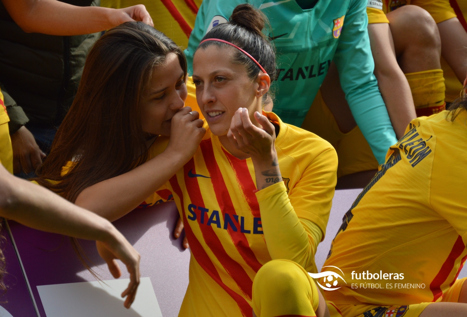 Jenni Hermoso y Claudia Pina. Futboleras.