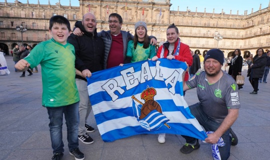 Primera peña oficial Txuri-urdin para el equipo femenino de la Real Sociedad