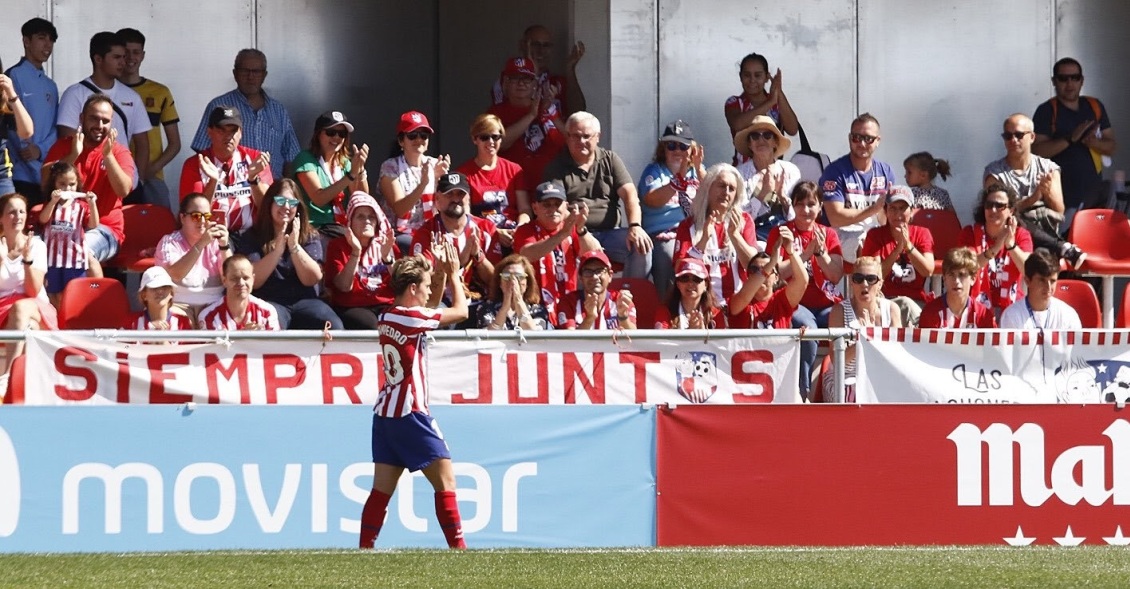 La Peña Las Colchoneras que alienta a sus jugadoras en Primera Iberdrola