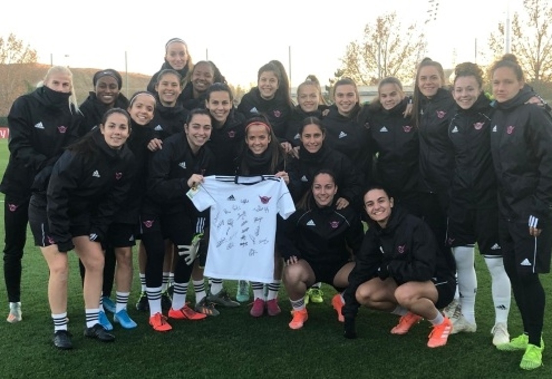 Éxito de participación en la subasta solidaria de Futboleras para Goals for Freedom.