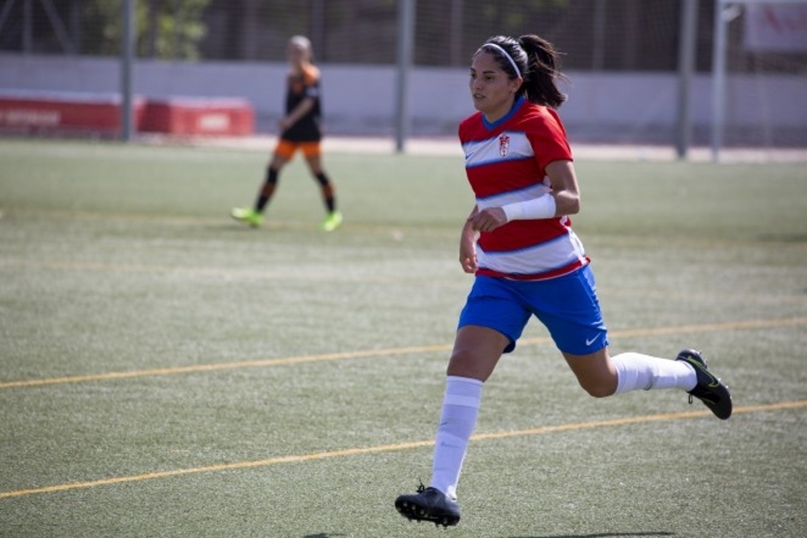 Bárbara Santibáñez: “Mi sueño a corto plazo, a ojos cerrados te digo que es subir a Primera División con el Granada”